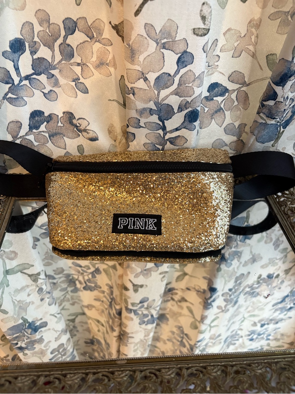 PINK Victoria's Secret Gold Glitter Crossbody Waist Bag - Picture 2 of 4